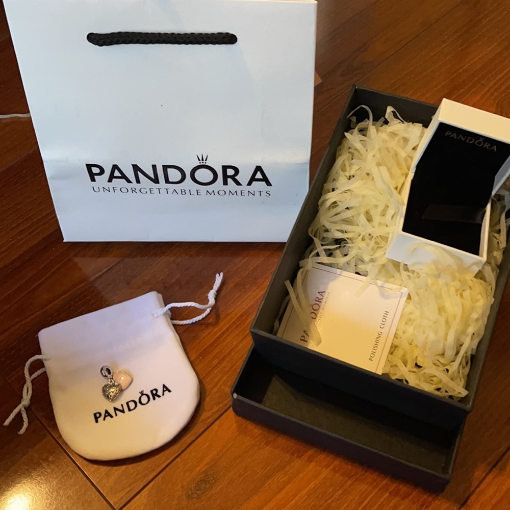 Pandora family charm - Picture 2 of 3